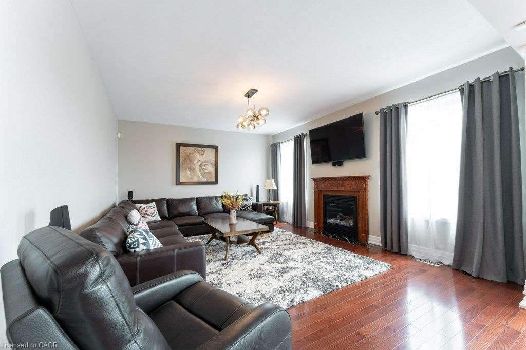 85 Aird Court Property Photo 9