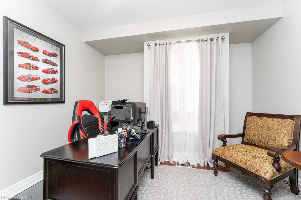 85 Aird Court Property Photo 13
