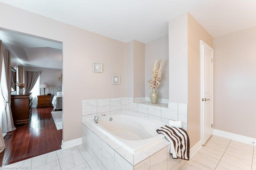85 Aird Court Property Photo 22