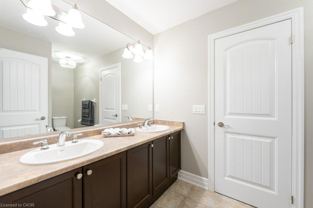 85 Aird Court Property Photo 32