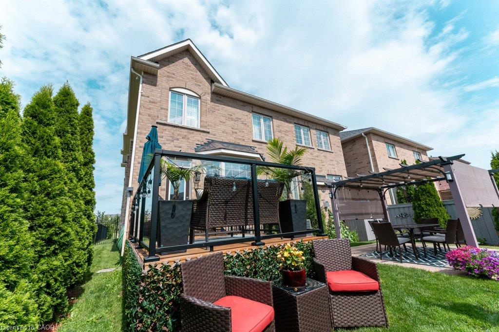 85 Aird Court Property Photo 41