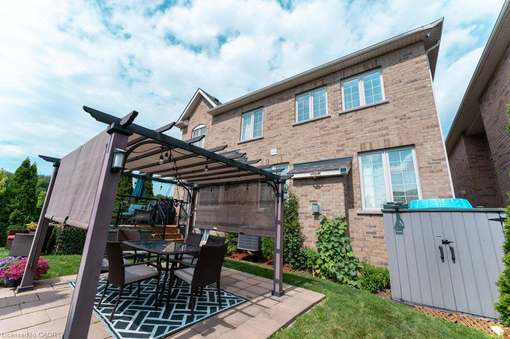 85 Aird Court Property Photo 43
