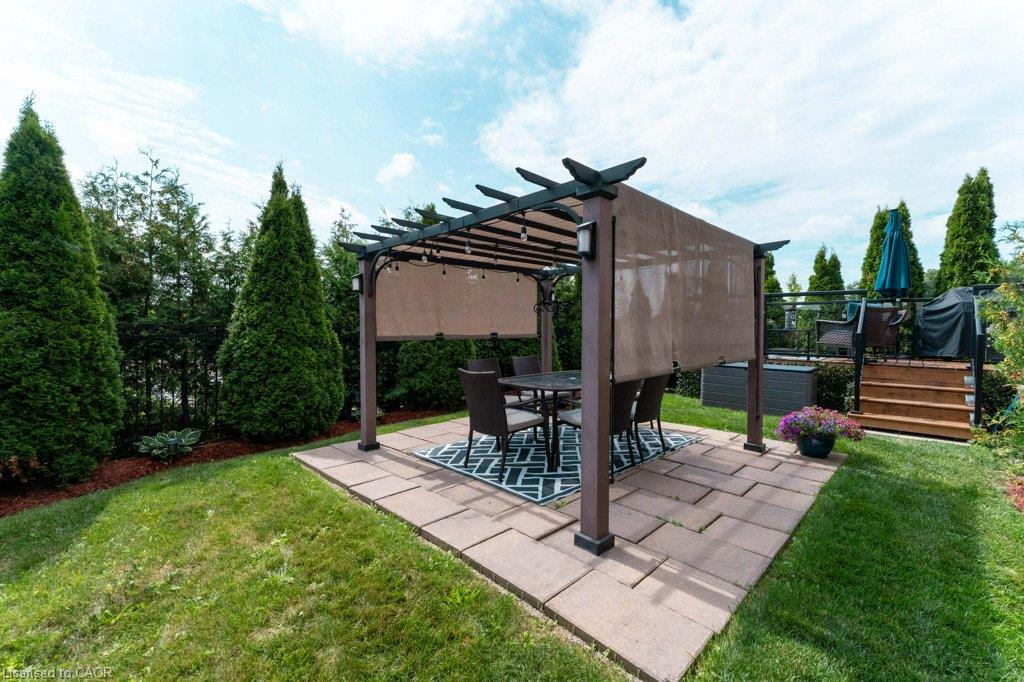85 Aird Court Property Photo 44