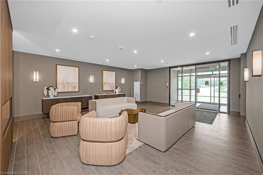 309-470 Dundas Street E Property Photo 4