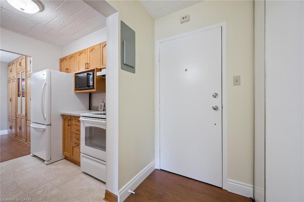 107-6 Walton Avenue Property Photo 5