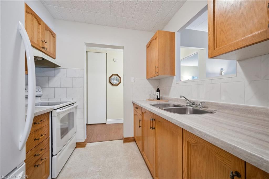 107-6 Walton Avenue Property Photo 7