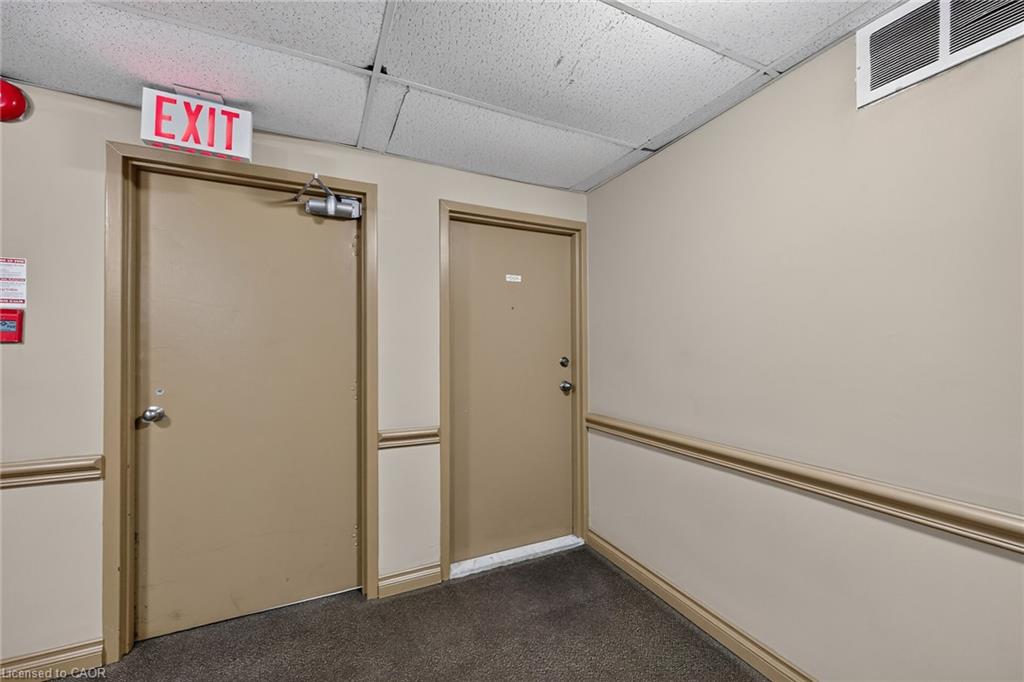 1004-141 Catharine Street S Property Photo 26