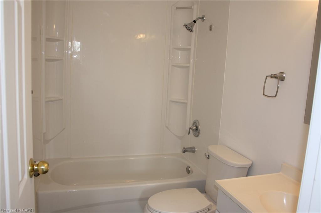 144 Sekura Crescent Property Photo 10