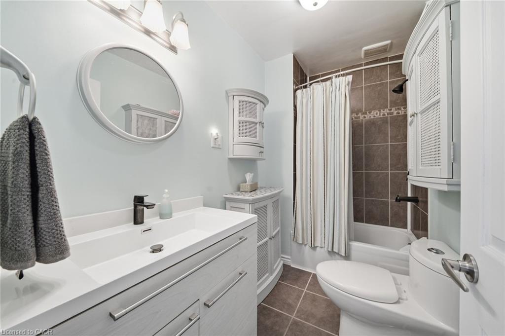 38 Tenth Avenue Property Photo 3