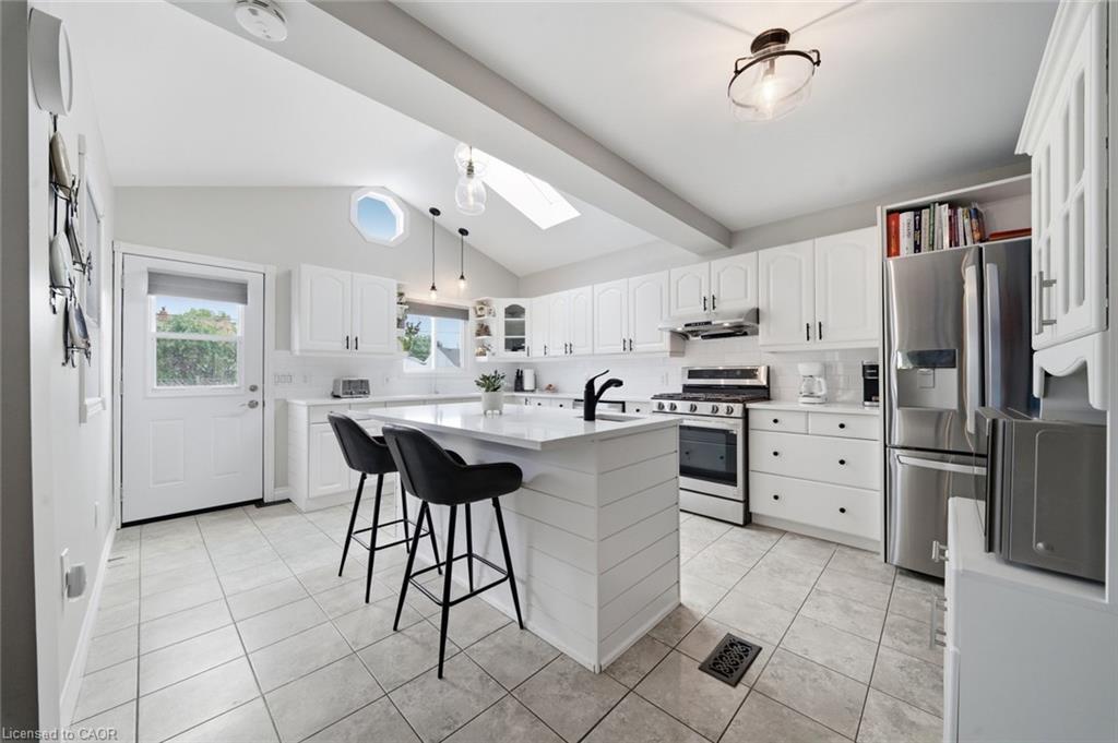 38 Tenth Avenue Property Photo 5