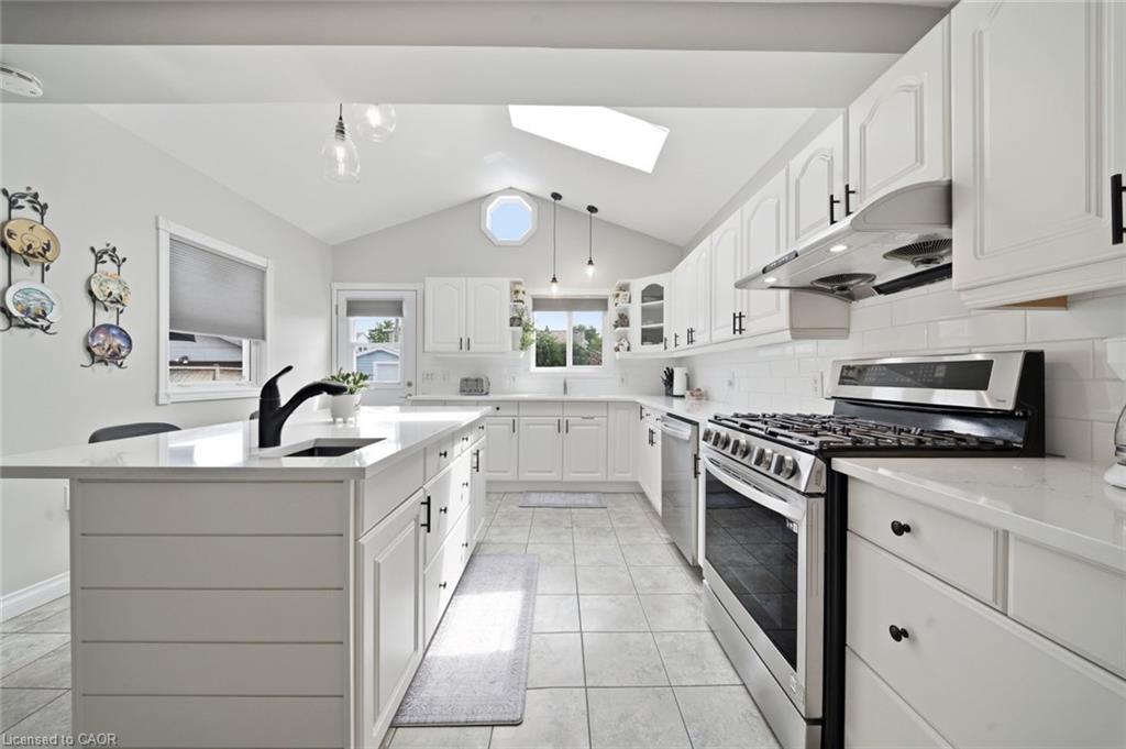 38 Tenth Avenue Property Photo 6