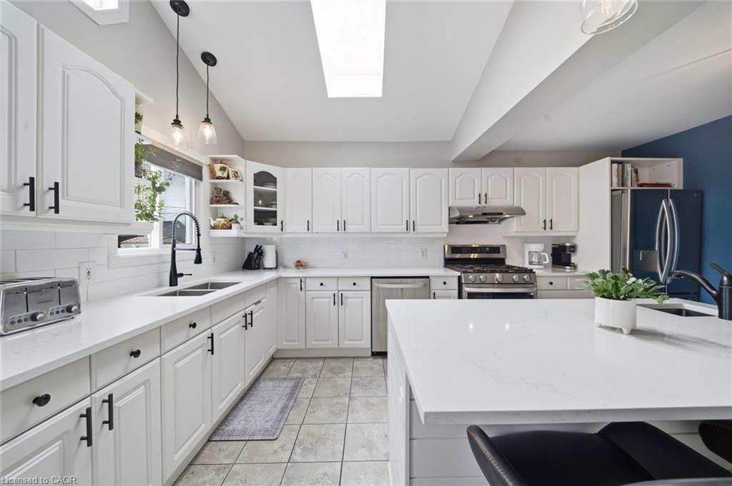 38 Tenth Avenue Property Photo 8