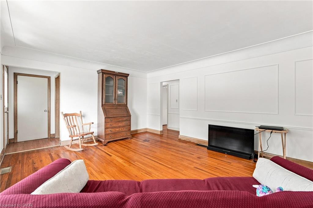 241 East 44th Street Property Photo 5