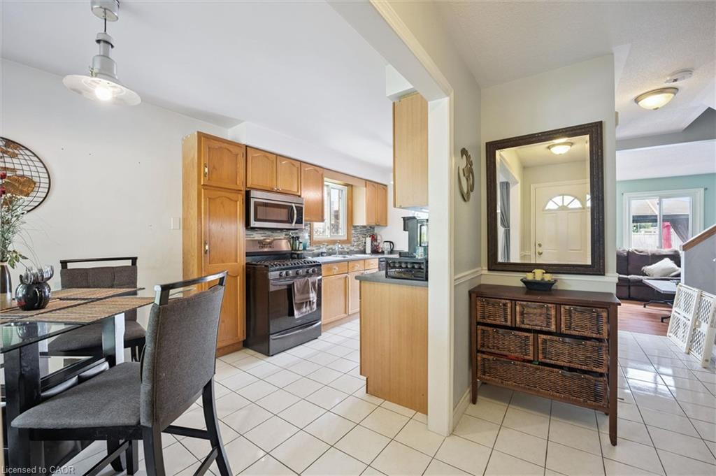 817 Acadia Drive Property Photo 4