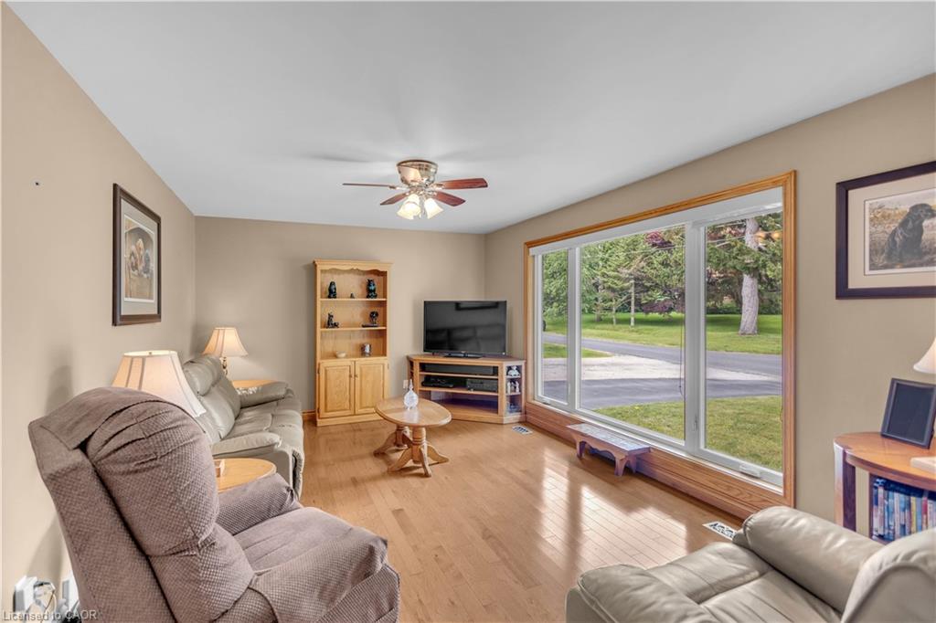 40 Murray Street E Property Photo 7