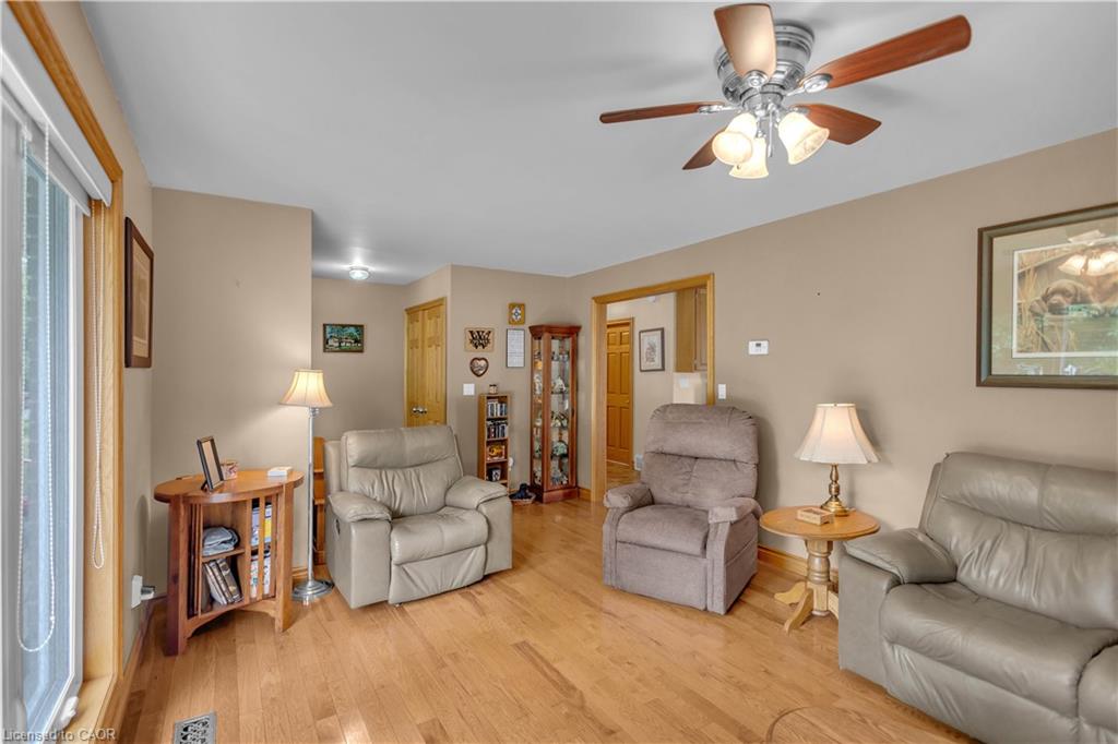 40 Murray Street E Property Photo 9
