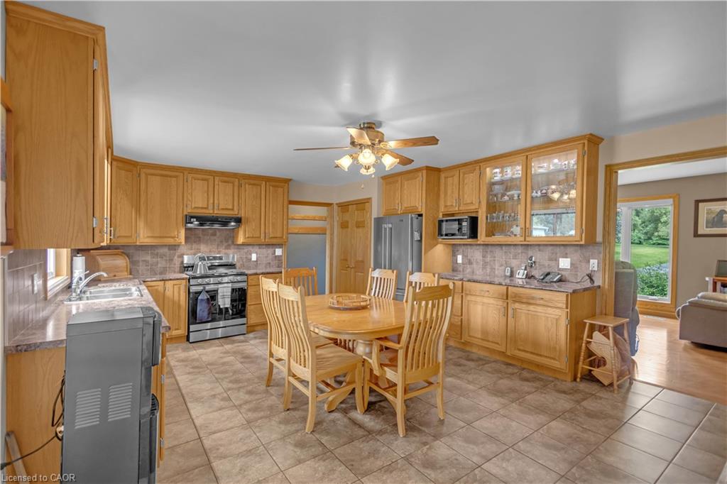 40 Murray Street E Property Photo 10