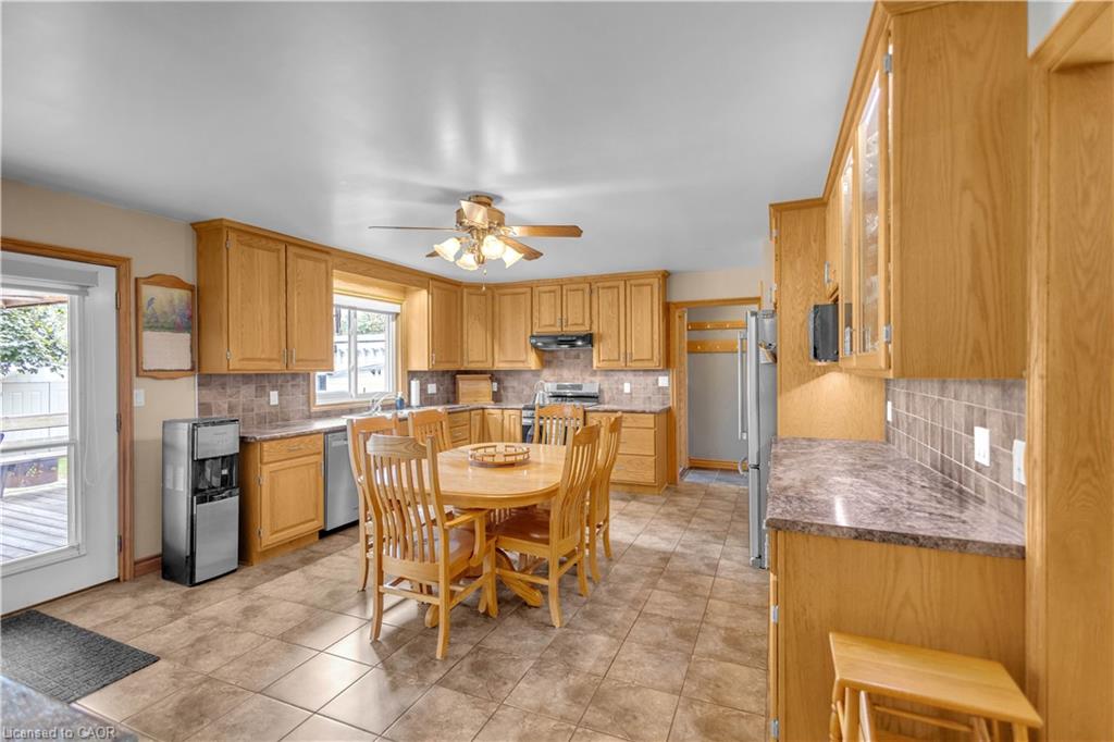 40 Murray Street E Property Photo 11