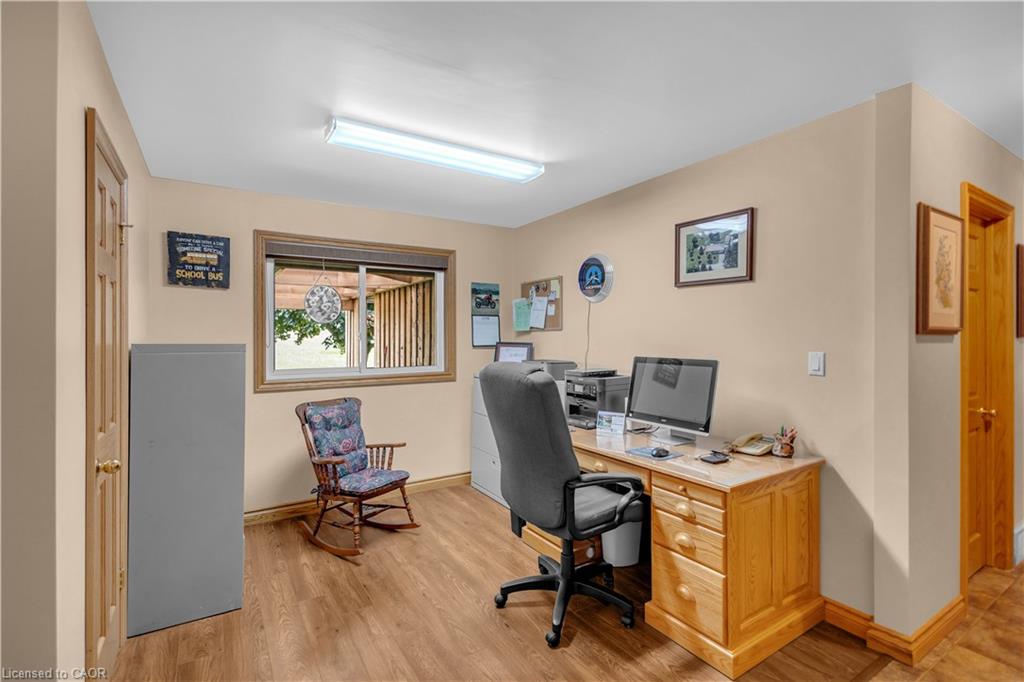 40 Murray Street E Property Photo 24