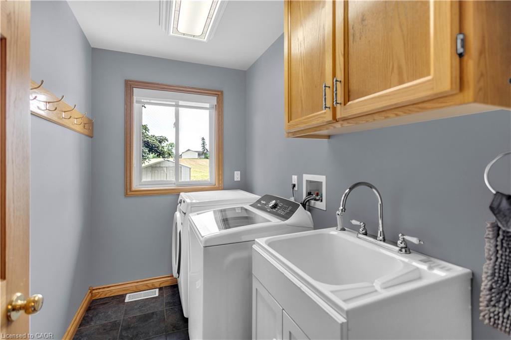 40 Murray Street E Property Photo 25
