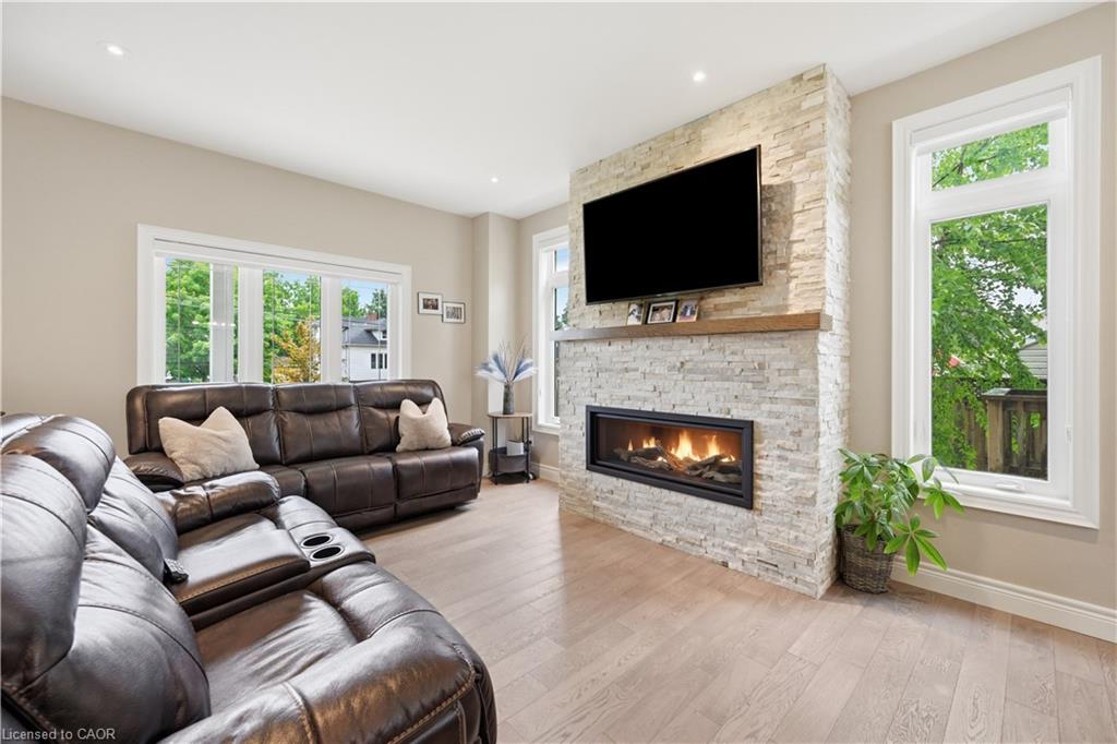 1 Lindsay Way Property Photo 8
