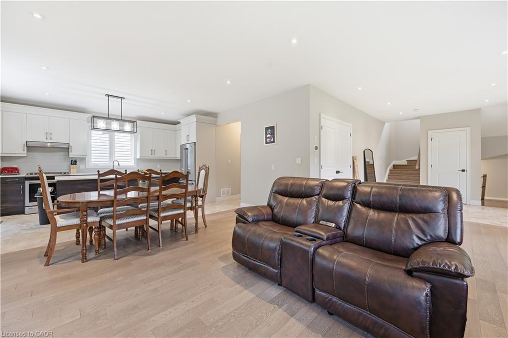 1 Lindsay Way Property Photo 9
