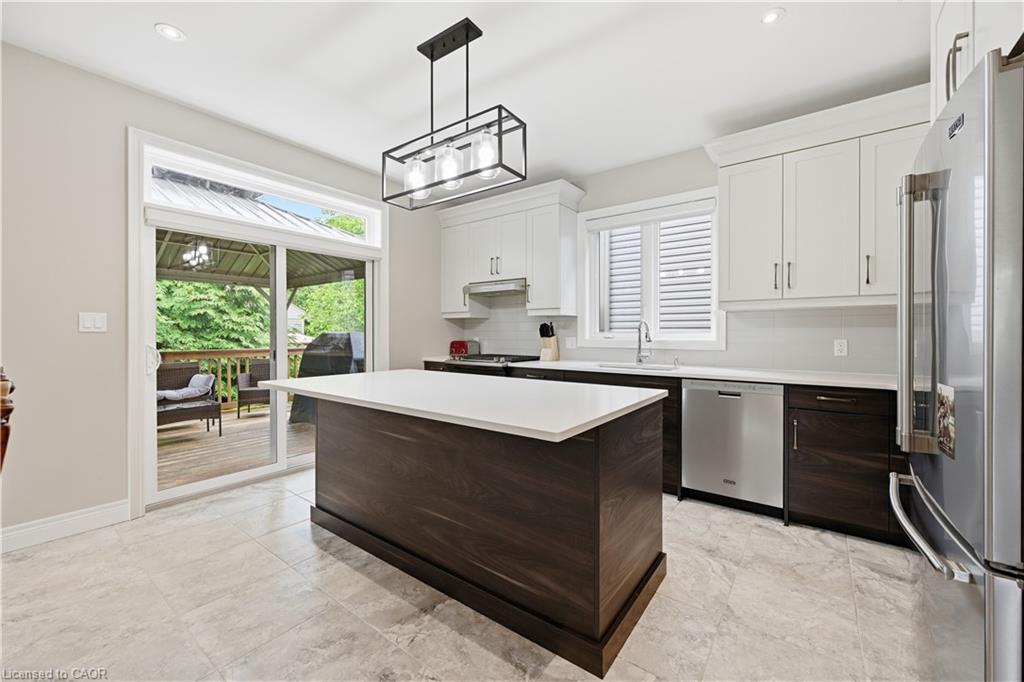 1 Lindsay Way Property Photo 13