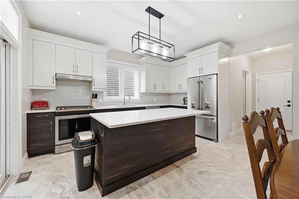 1 Lindsay Way Property Photo 14