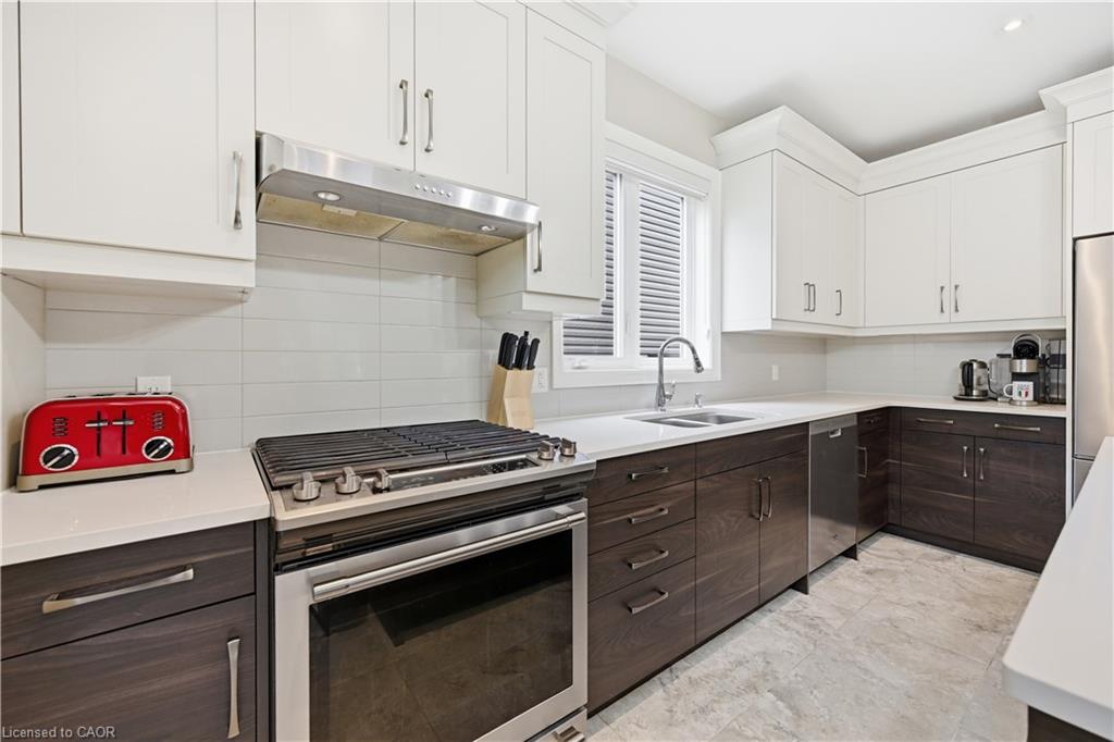 1 Lindsay Way Property Photo 15