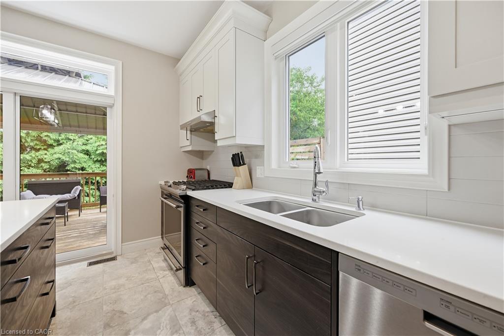 1 Lindsay Way Property Photo 16