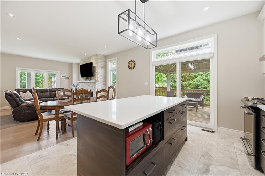 1 Lindsay Way Property Photo 17