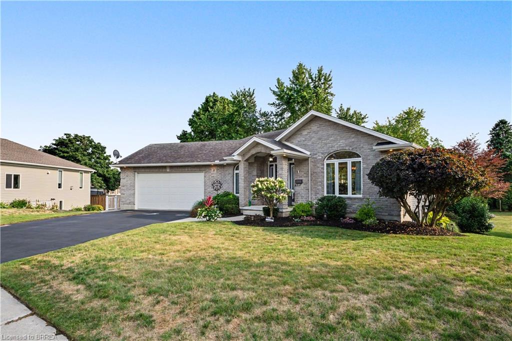 8 Upton Court Property Photo 2