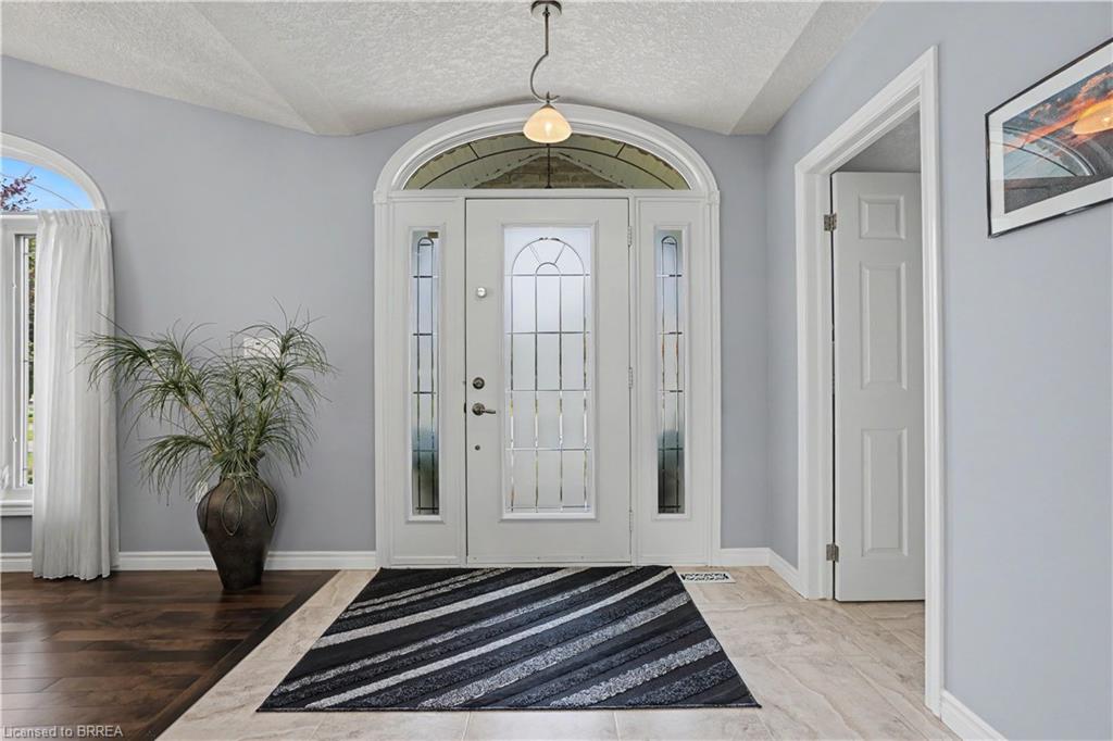 8 Upton Court Property Photo 4