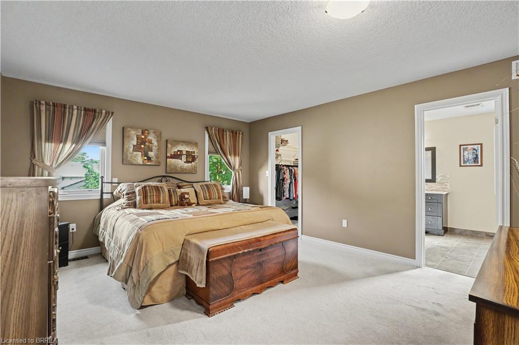 8 Upton Court Property Photo 12