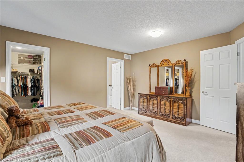 8 Upton Court Property Photo 13