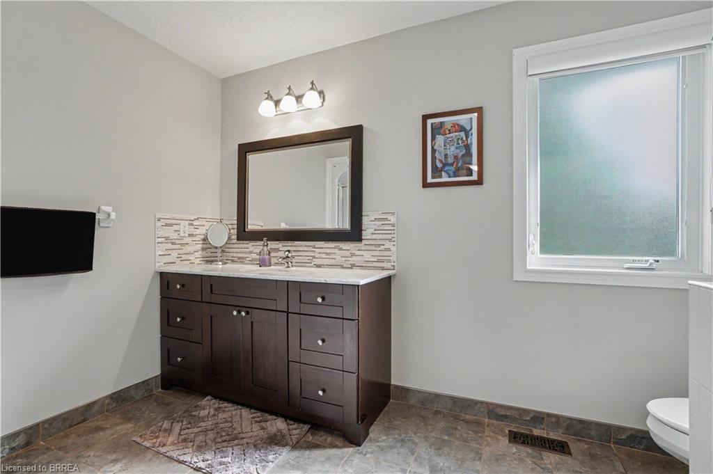 8 Upton Court Property Photo 14