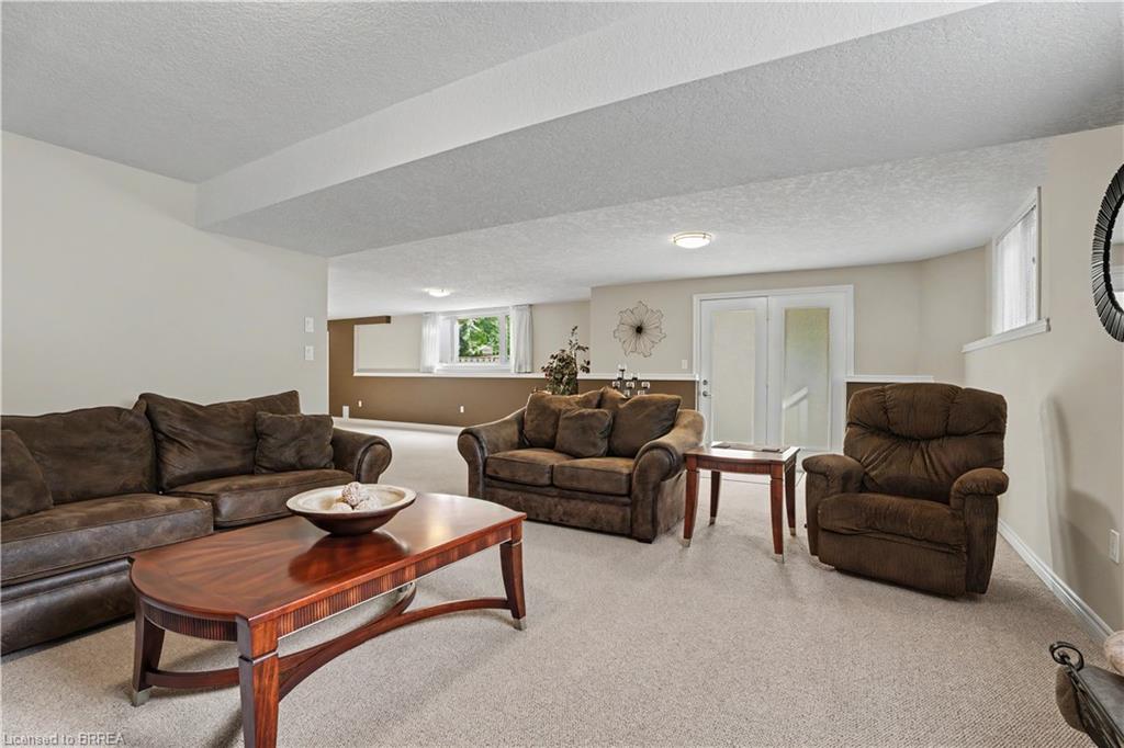 8 Upton Court Property Photo 21