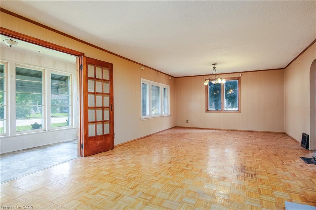 1310 Snyder's Road E Property Photo 13