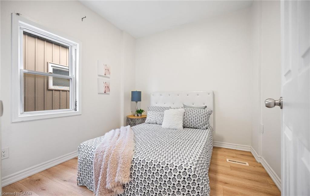 35 Britannia Avenue Property Photo 18