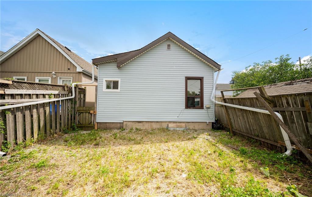 35 Britannia Avenue Property Photo 33