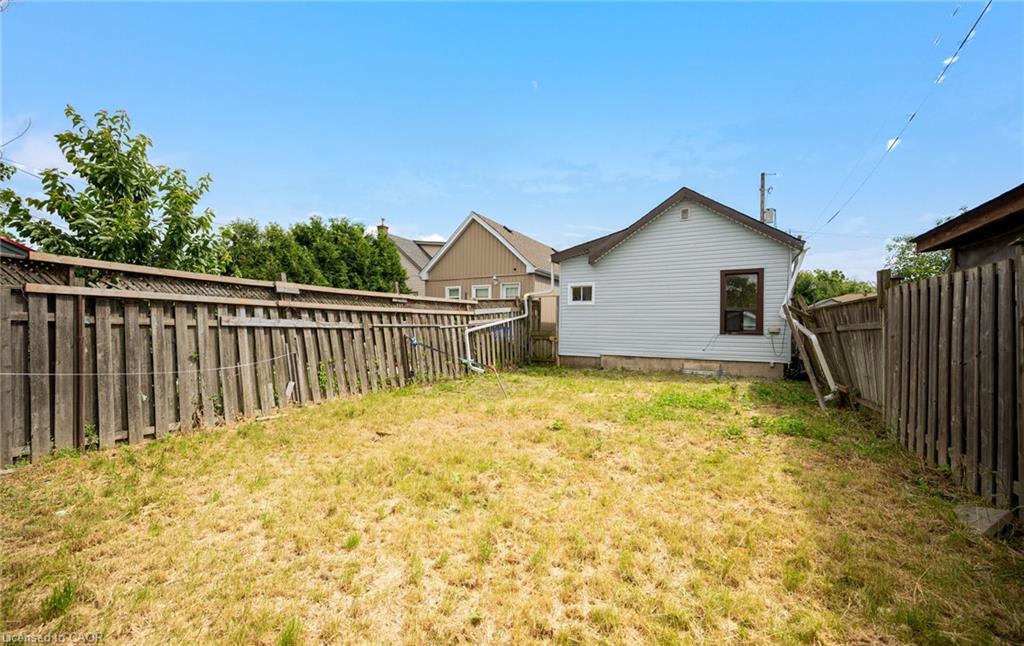 35 Britannia Avenue Property Photo 34