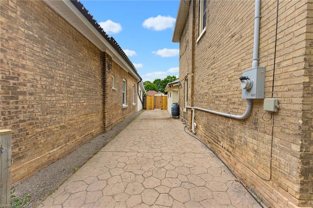 188 Chatham Street Property Photo 5