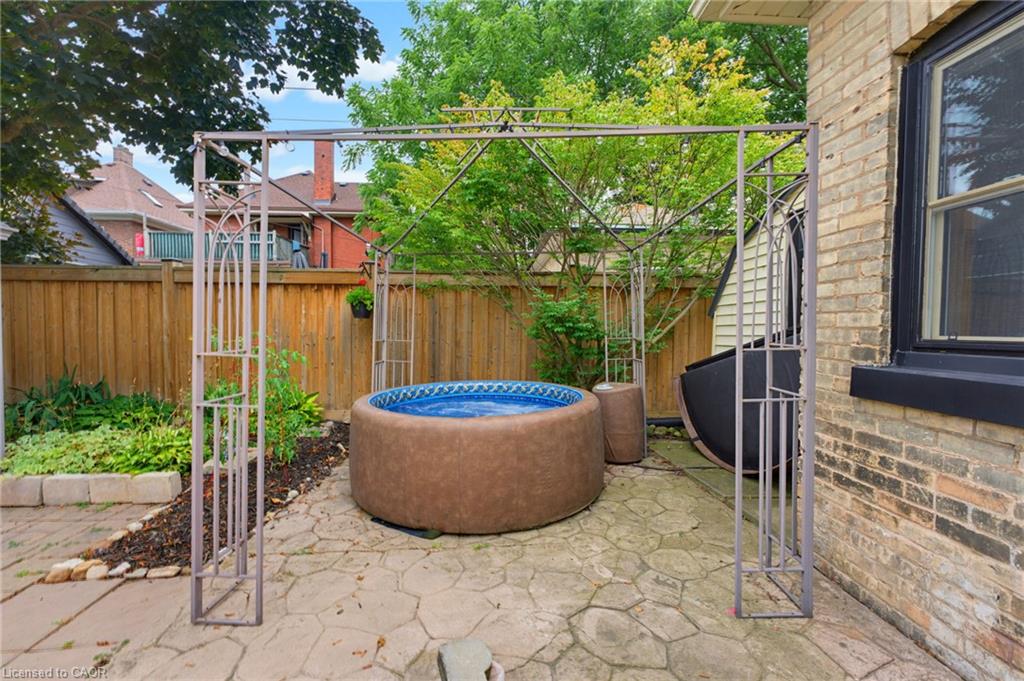 188 Chatham Street Property Photo 33