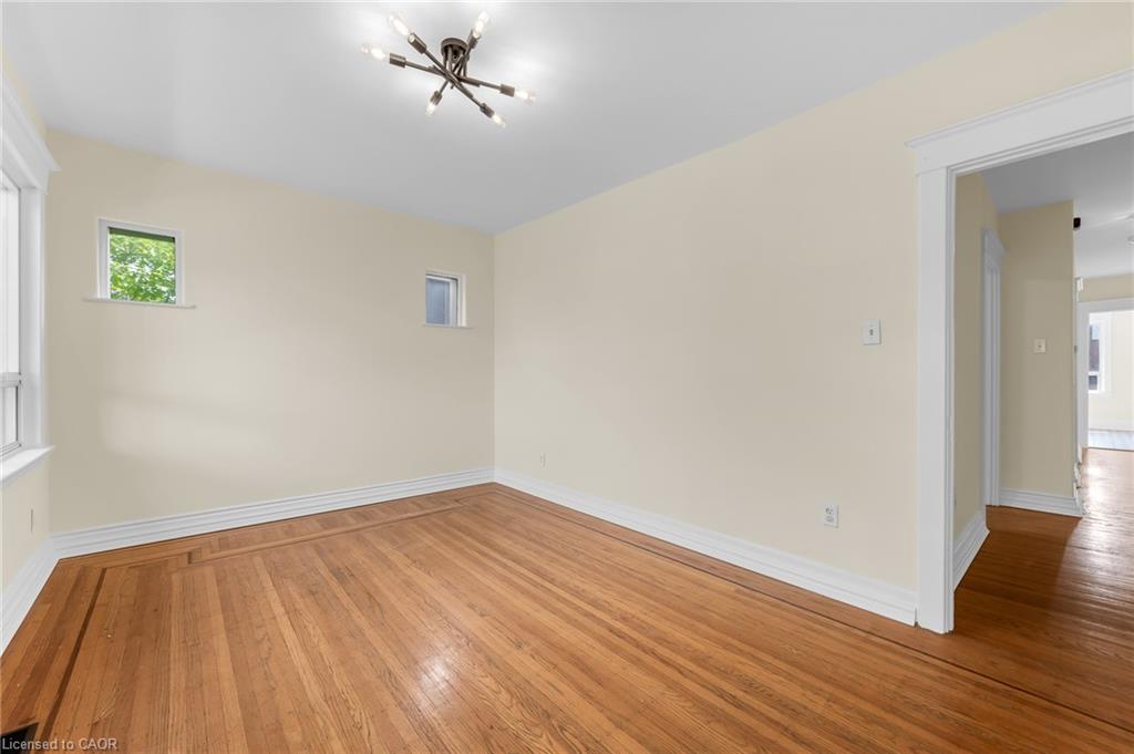 4-409 Charlton Avenue W Property Photo 9