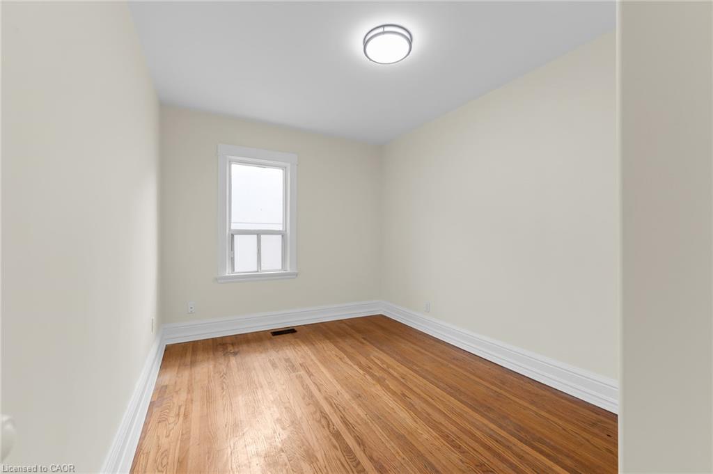4-409 Charlton Avenue W Property Photo 10