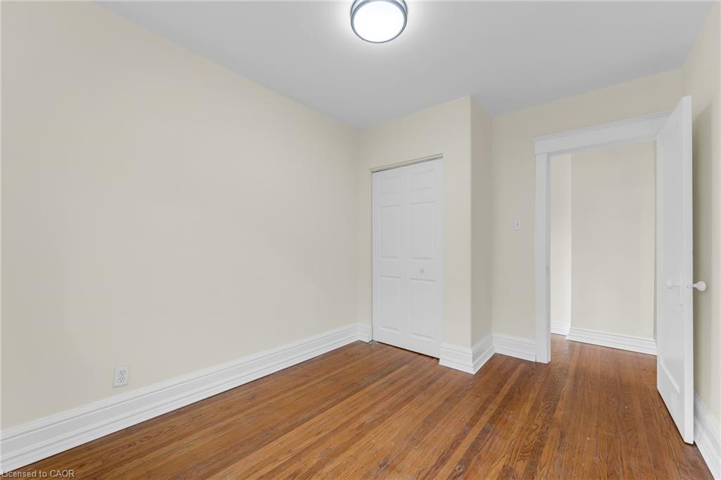 4-409 Charlton Avenue W Property Photo 11