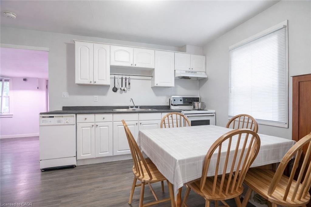 108 Queenston Street Property Photo 4