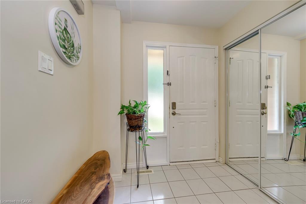 2549 Addingham Crescent Property Photo 3
