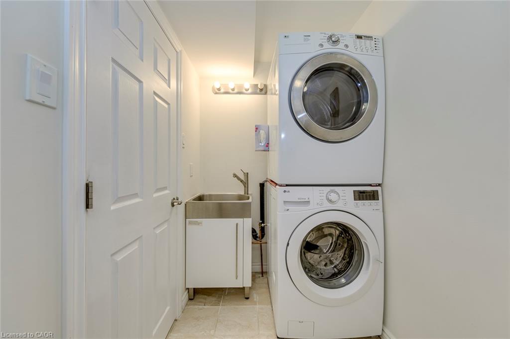 2549 Addingham Crescent Property Photo 11