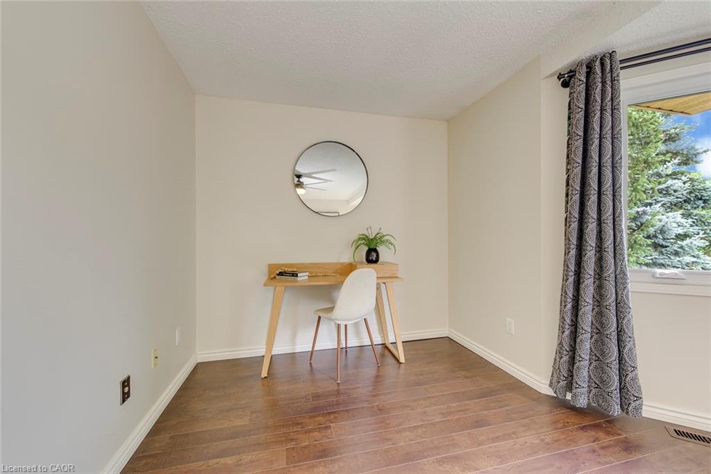 2549 Addingham Crescent Property Photo 16